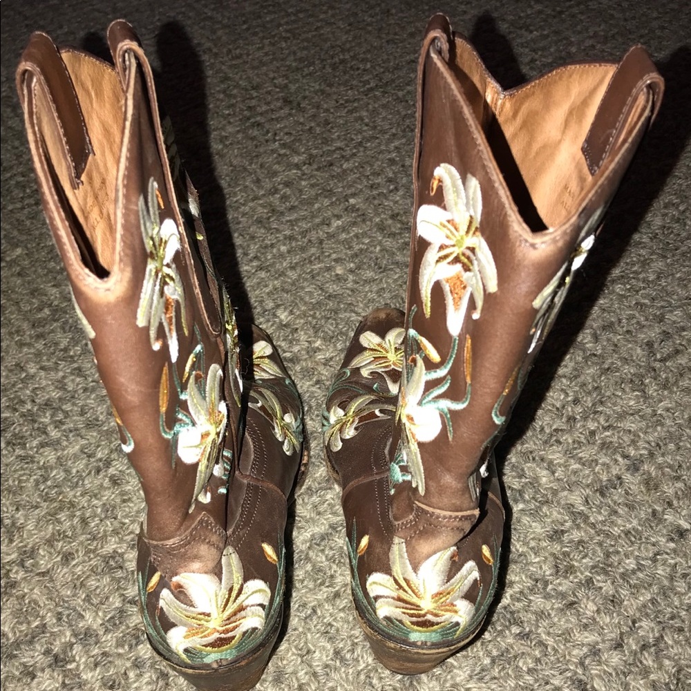 Sam Edelman Limited Edition Boot - Picture 4 of 6